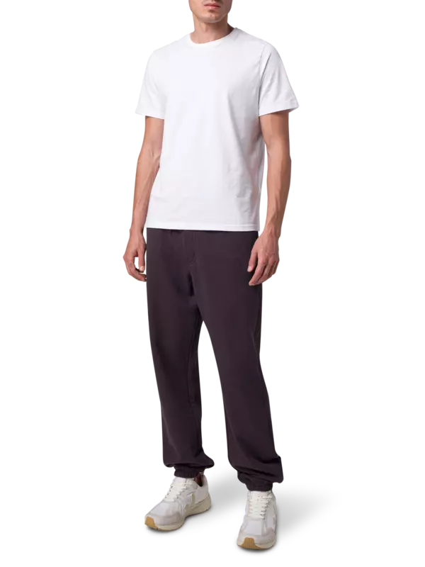 بنطال بقصة مستقيمة