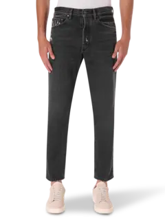 بنطال جينز بتأثير باهت