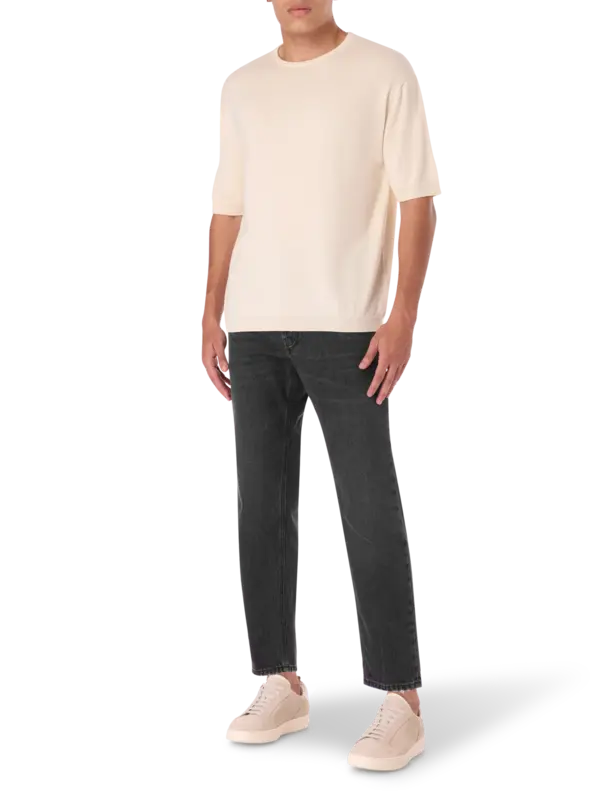 بنطال جينز بتأثير باهت