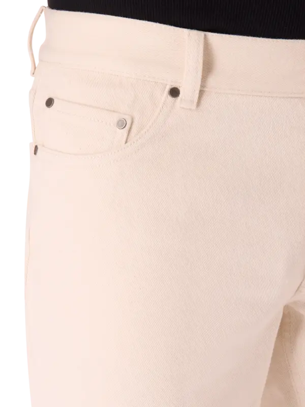 بنطال فضفاض بقصة أرجل مستقيمة