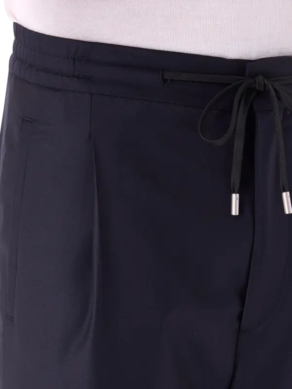 بنطال سهل الارتداء