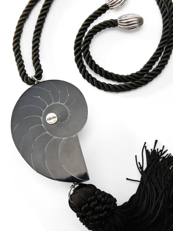 /original/J1005B_JUTA_Black_4.png_convert-600x800