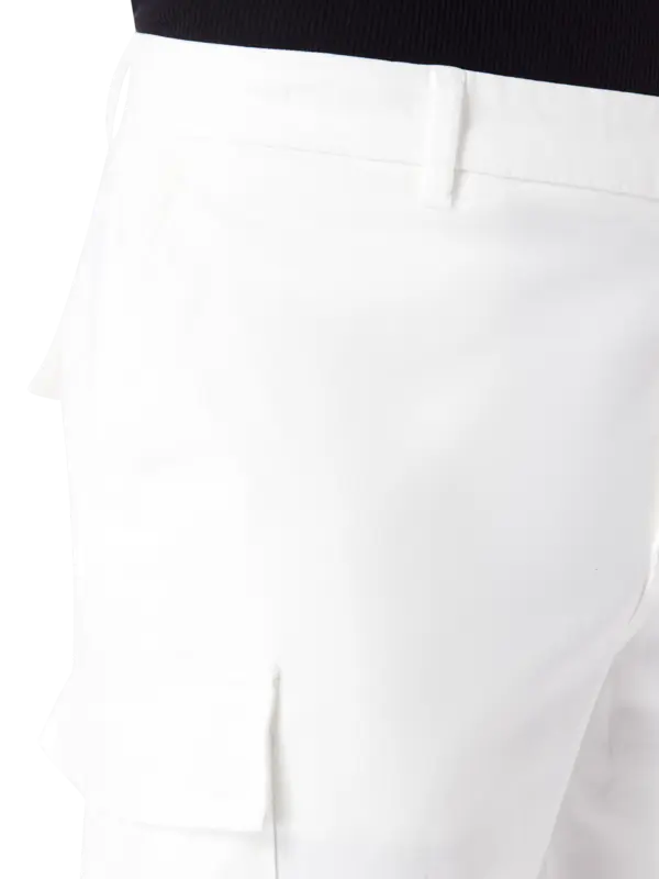 بنطال كارجو بقصة ضيقة من أعلى وضيقة من أسفل