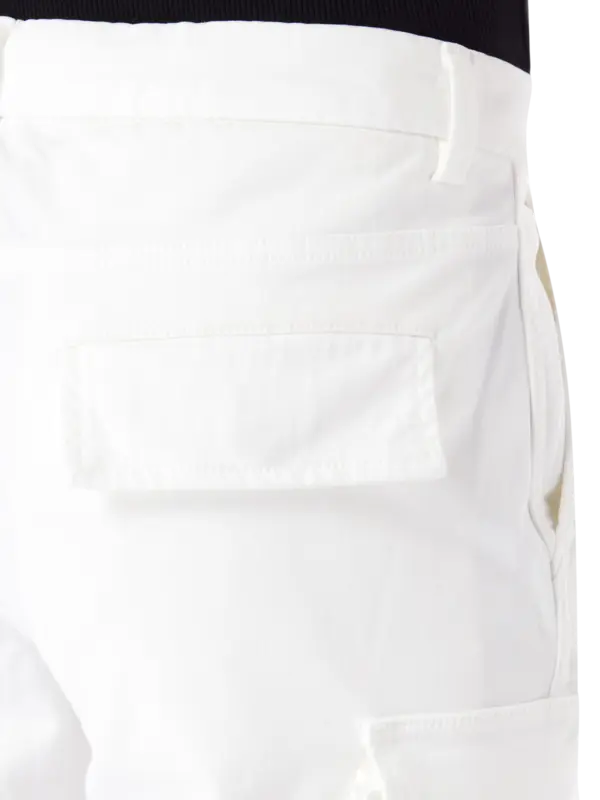 بنطال كارجو بقصة ضيقة من أعلى وضيقة من أسفل