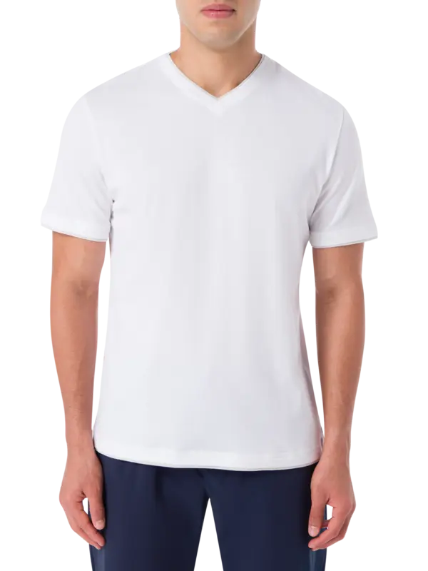 تيشرت برقبة على شكل حرف V