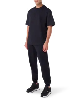 تيشرت بفتحة رقبة مستديرة