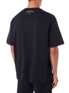 تيشرت بفتحة رقبة مستديرة