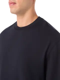 تيشرت بفتحة رقبة مستديرة