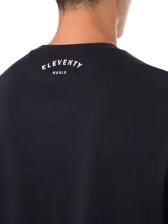 تيشرت بفتحة رقبة مستديرة