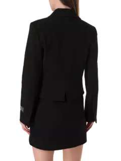 جاكيت قصير بصف واحد من الأزرار