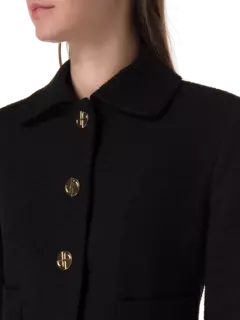 جاكيت قصير بصف واحد من الأزرار