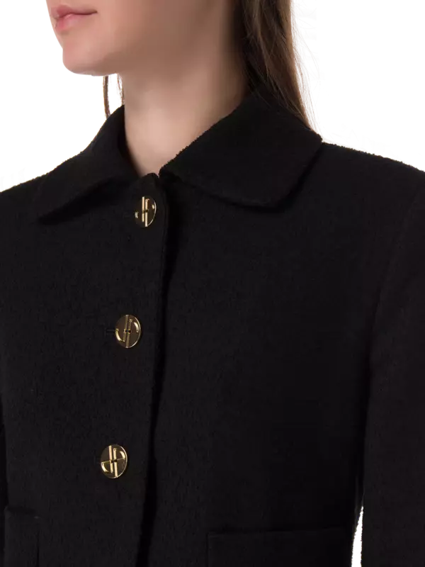 جاكيت قصير بصف واحد من الأزرار