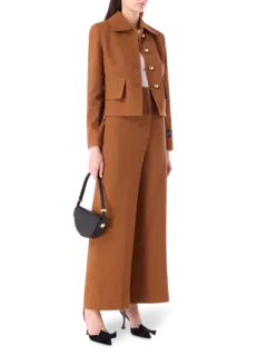 جاكيت أيكونيك قصير