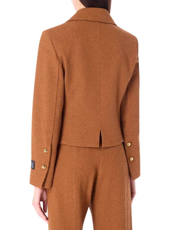 جاكيت أيكونيك قصير