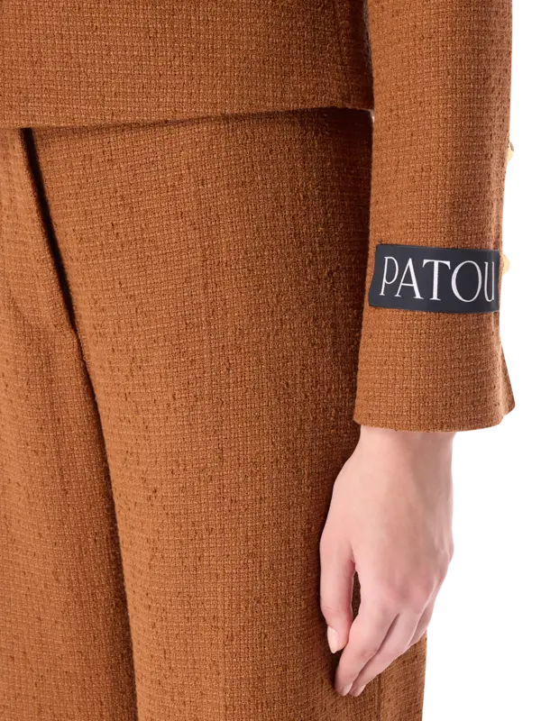 جاكيت أيكونيك قصير