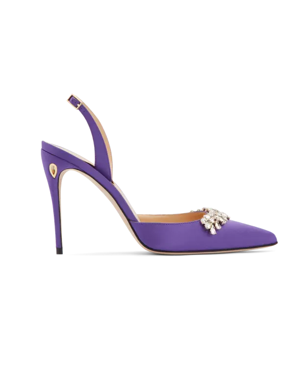 صندل فيتوريو مرصع بالجواهر ومزود بحزام خلفي