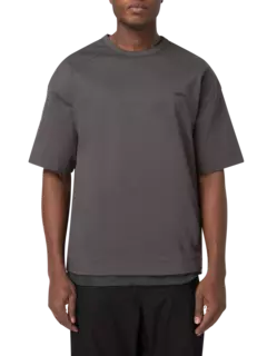 تيشيرت متعدد الطبقات بسحاب جانبي وأكمام قصيرة