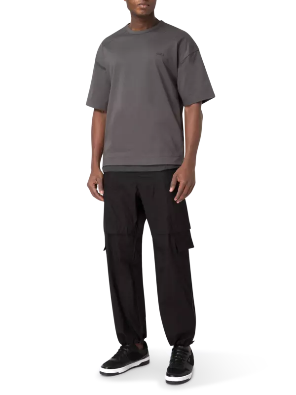 تيشيرت متعدد الطبقات بسحاب جانبي وأكمام قصيرة