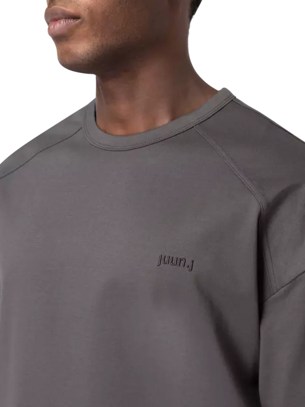 تيشيرت متعدد الطبقات بسحاب جانبي وأكمام قصيرة