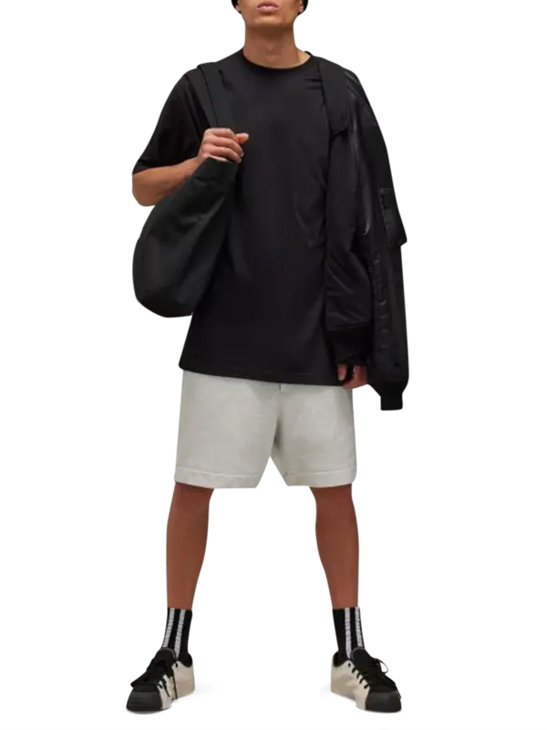 شورت رياضي بطبعة شعار