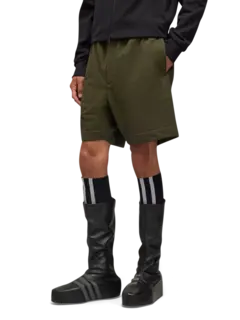 شورت رياضي بطبعة شعار