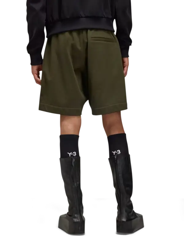 شورت رياضي بطبعة شعار