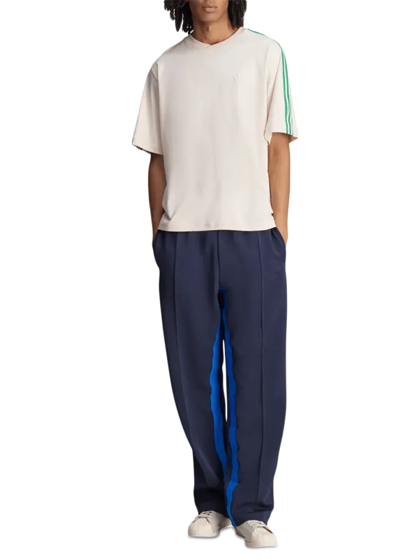 /original/JM8204_ADDS_WondrQurtz_2.png_convert-600x800