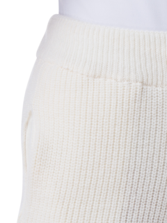 بنطال بأرجل واسعة وتصميم وجه مبتسم