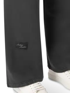 بنطال رياضي خفيف مزين بعبارة "I Love Fries"