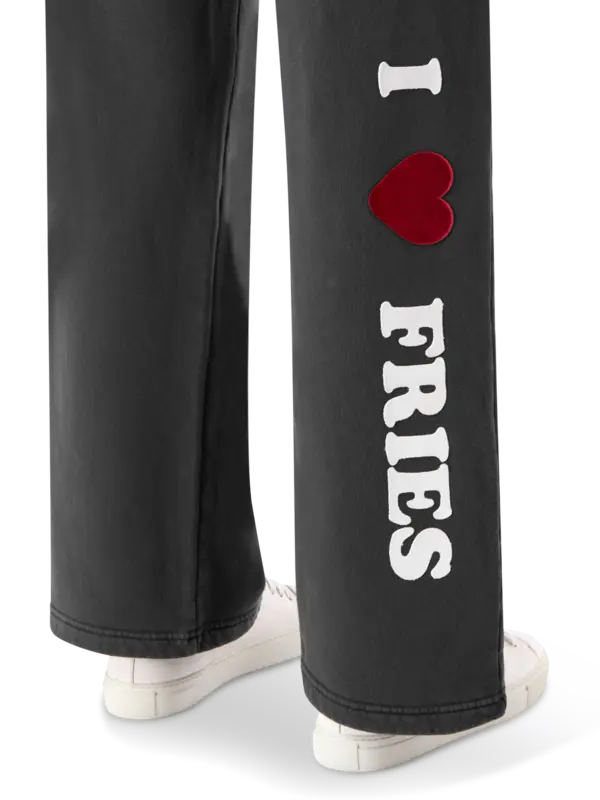 بنطال رياضي خفيف مزين بعبارة "I Love Fries"