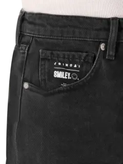 بنطال جينز باهت مزين بعبارة "Smile Pls"