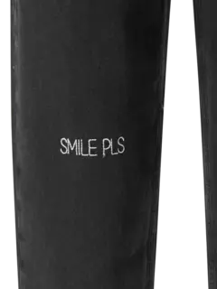 بنطال جينز باهت مزين بعبارة "Smile Pls"