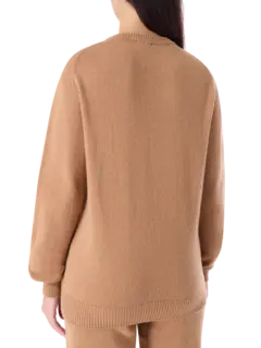 سترة بفتحة رقبة مستديرة وتصميم وجه مبتسم