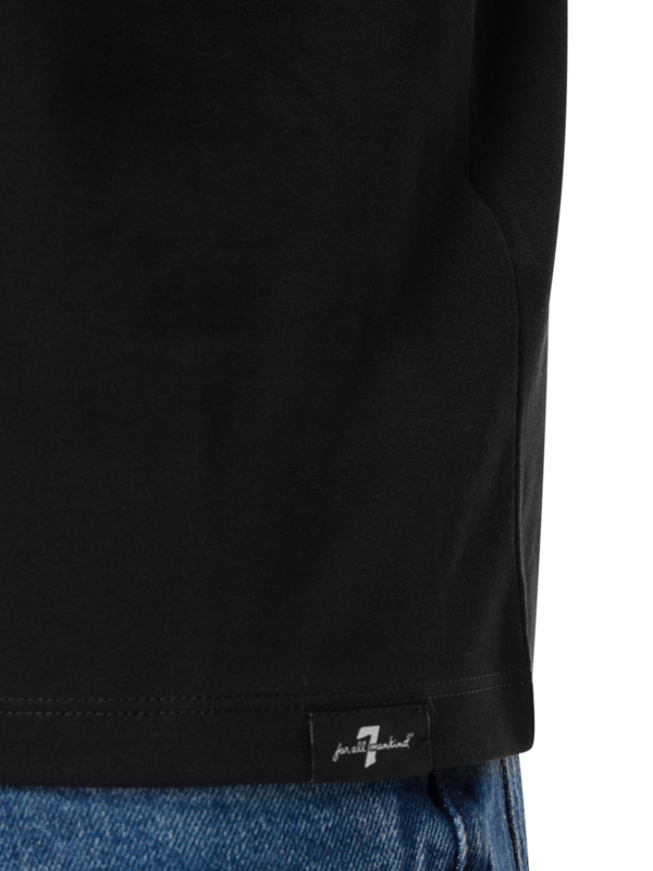 تيشيرت لوكس بيرفورمانس