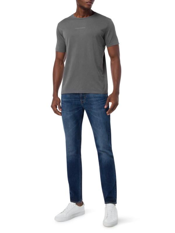 تيشيرت بصبغة معدنية