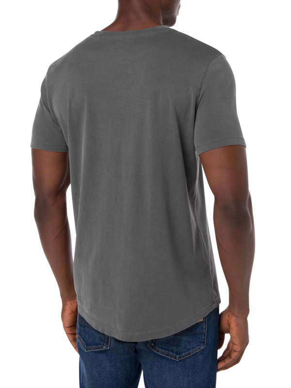 تيشيرت بصبغة معدنية