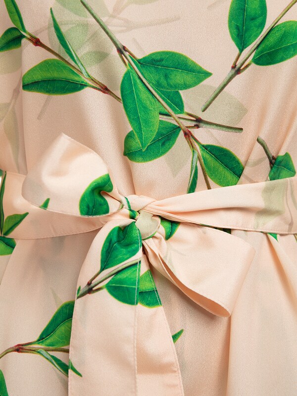 Peach Set with Foliage