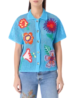 قميص مطرز بزهور من الكروشيه