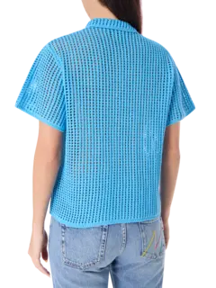 قميص مطرز بزهور من الكروشيه