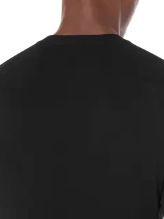 سترة بفتحة رقبة مستديرة