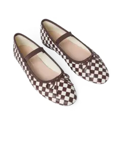 /original/LEONIE_2_LORA_ChocolCram_3.png_convert-240x320