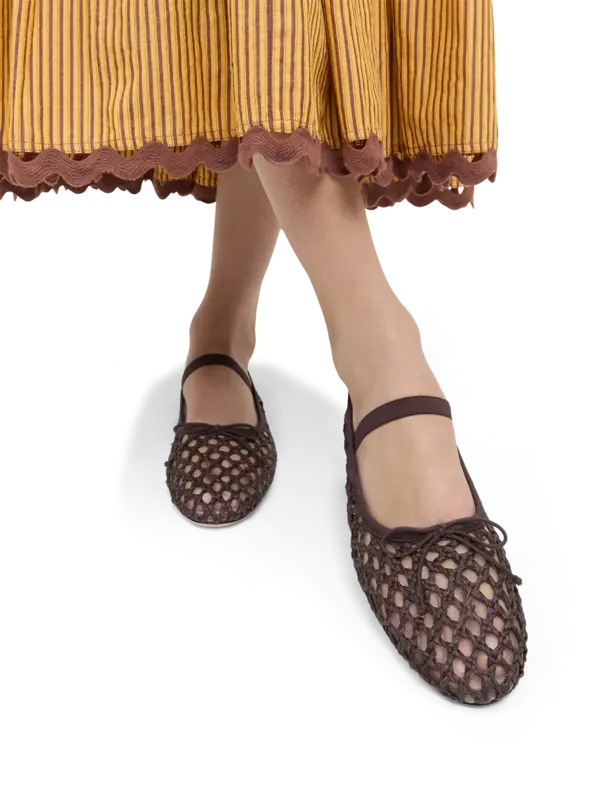 /original/LEONIE_LORA_ChocRaffia_2.png_convert-600x800