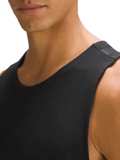 بلوزة بدون أكمام من تشكيلة زيرود إن