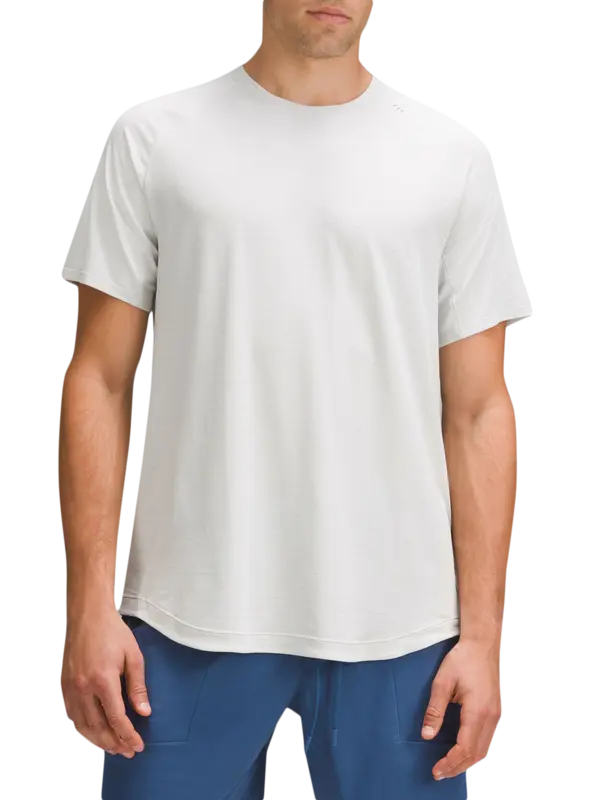 تيشرت بأكمام قصيرة من تشكيلة لايسنس تو ترين