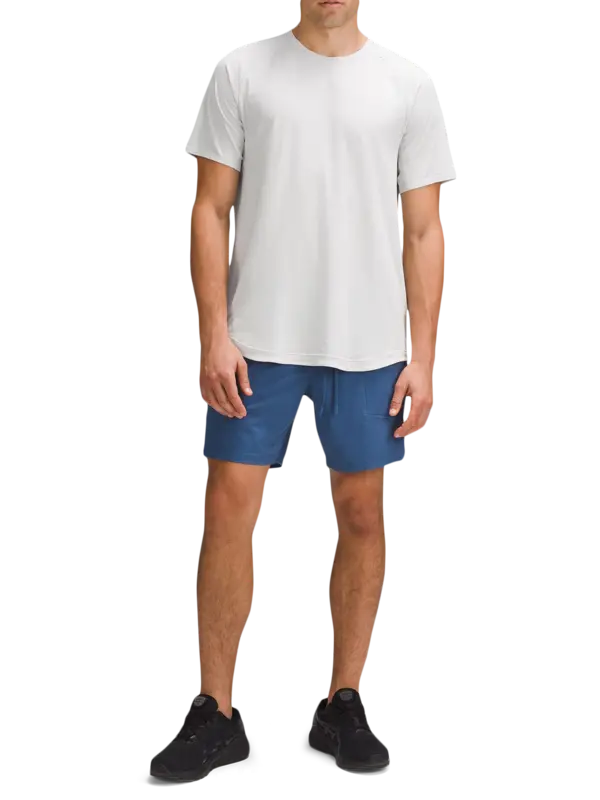 تيشرت بأكمام قصيرة من تشكيلة لايسنس تو ترين