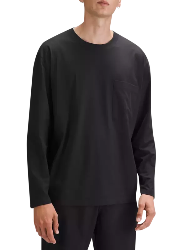 تيشيرت فاندمنتال كبير الحجم