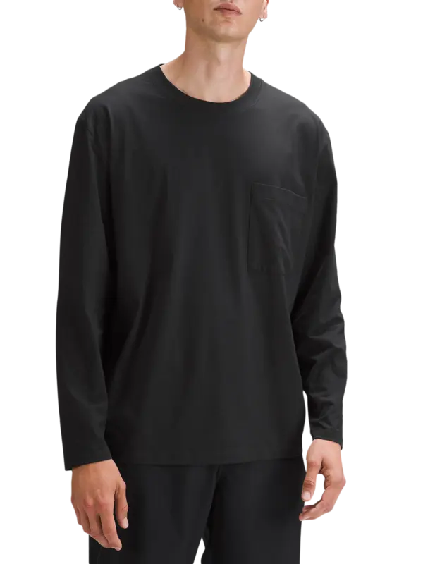 تيشيرت فاندمنتال كبير الحجم