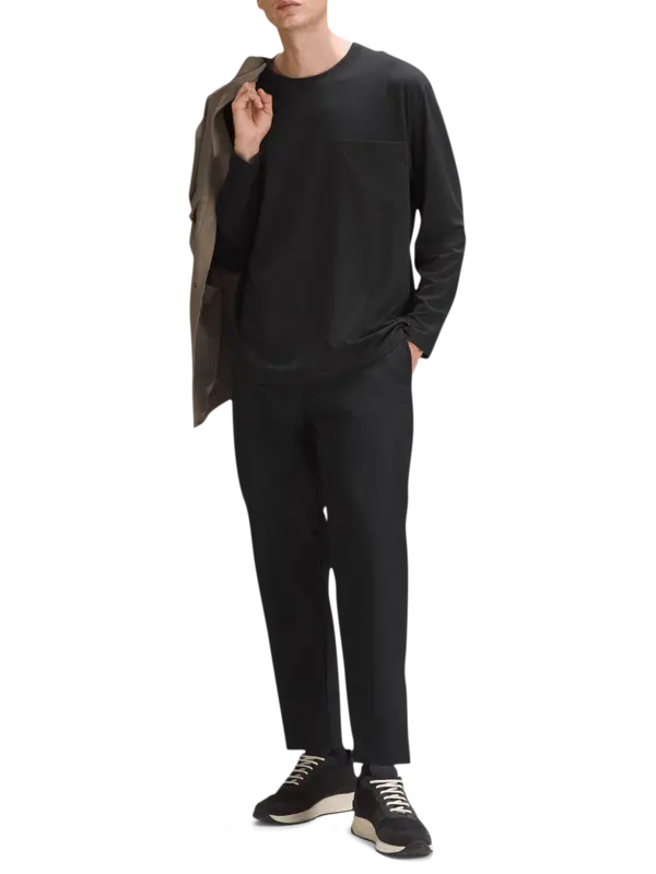 تيشيرت فاندمنتال كبير الحجم