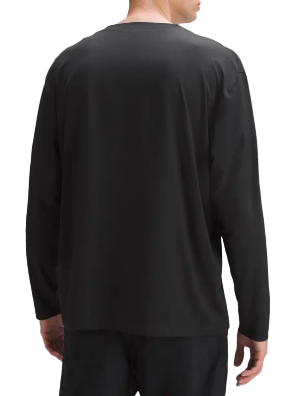 تيشيرت فاندمنتال كبير الحجم