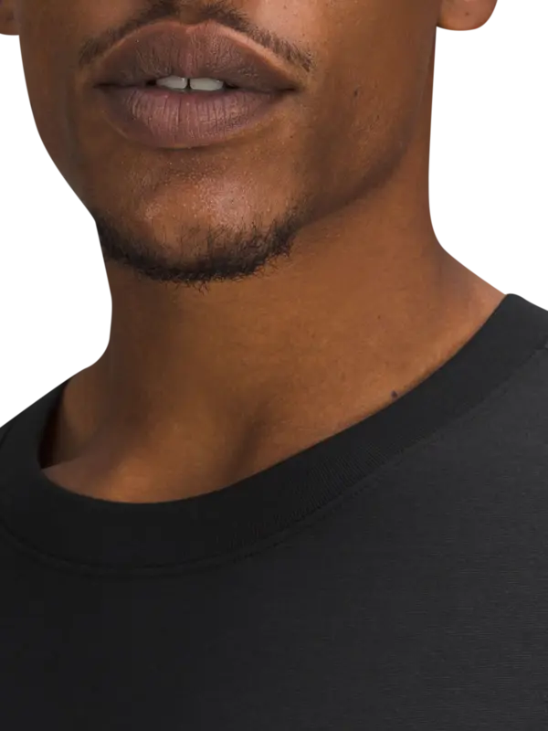 تيشيرت بأكمام قصيرة من تشكيلة زيرود إن